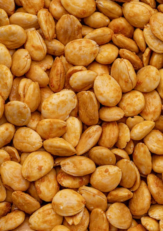 Amandes Pelées au Parmesan